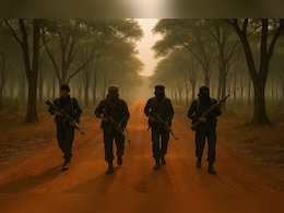 तेलंगाना में माओवाद को बड़ा झटका: 20 लाख के इनामी सोडी केशालु समेत 41 नक्सलियों का आत्मसमर्पण