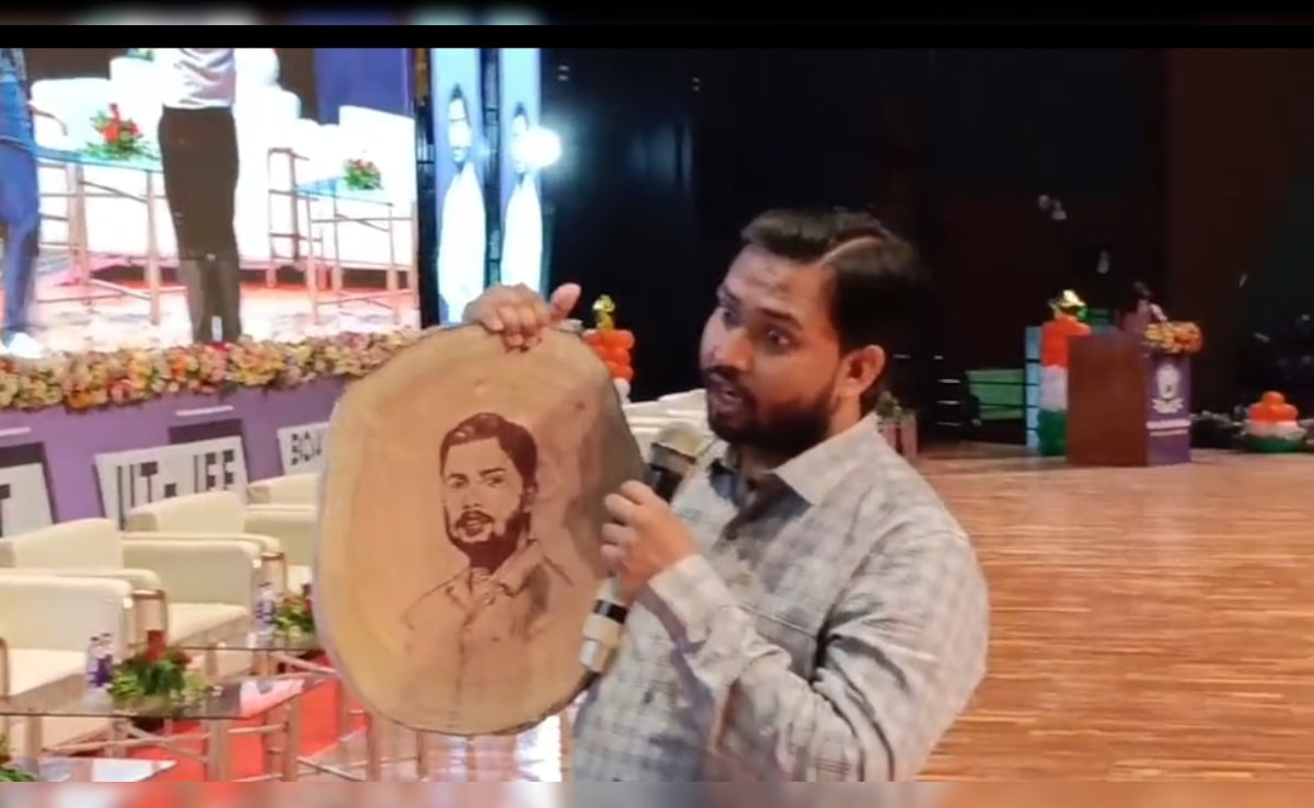 खून से बनी तस्वीर... खान सर ने छात्रों ने क्यों कहा- 'ऐसा मत करिए हम टेंशन में आ जाएंगे'