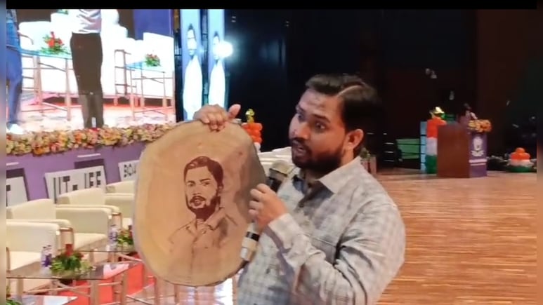 खून से बनी तस्वीर... खान सर ने छात्रों ने क्यों कहा- 'ऐसा मत करिए हम टेंशन में आ जाएंगे'