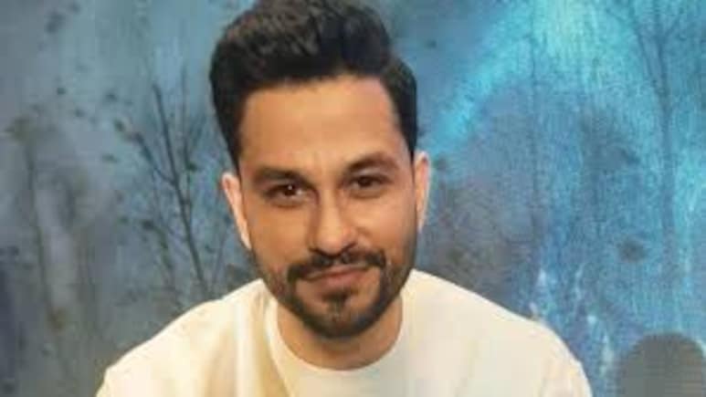 Kunal Kemmu's Old Clip Saying He Didn't Find <i>Zindagi Na Milegi Dobara</i> 'Relatable' Resurfaces