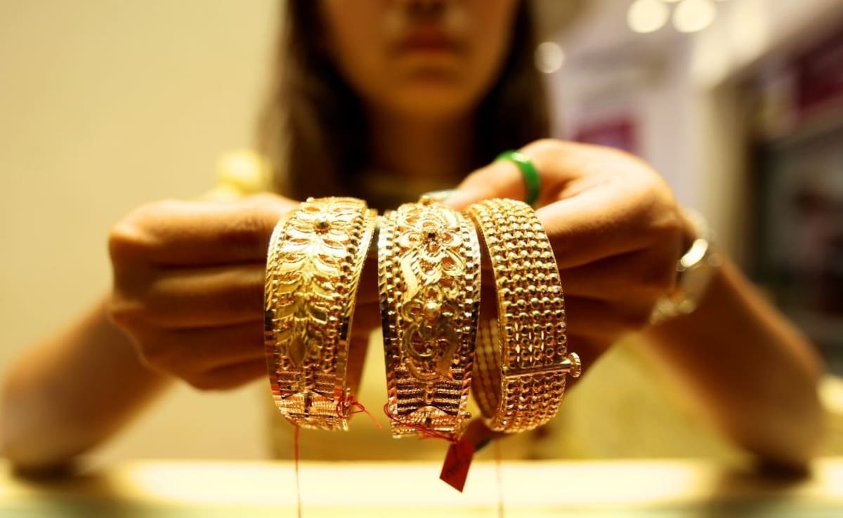 Trump's Iran Ceasefire: Everyone's Relaxed Except Gold. What Does It Know?