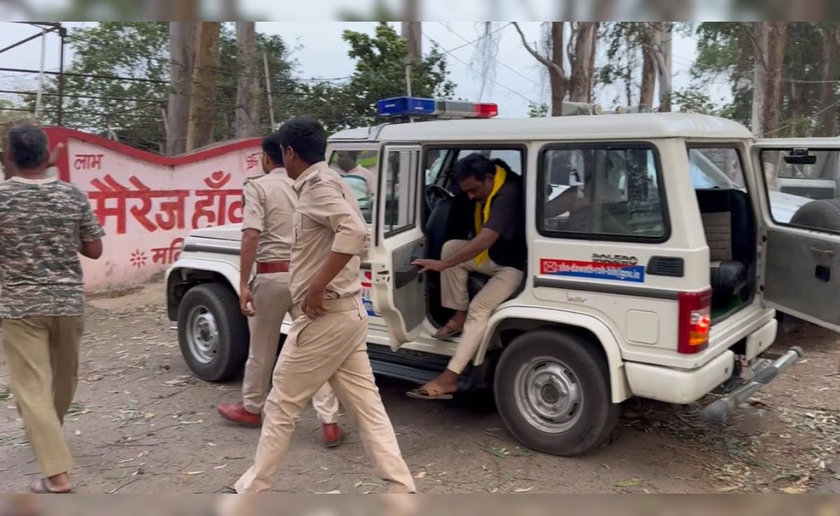 Rohtas News: मलियाबाग के प्रकाश होटल में देह व्यापार का भंडाफोड़, 40 लड़कियां बरामद, मैरिज हॉल सील