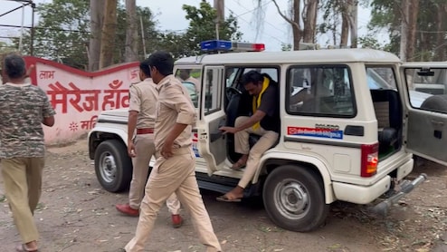 Rohtas News: मलियाबाग के प्रकाश होटल में देह व्यापार का भंडाफोड़, 40 लड़कियां बरामद, मैरिज हॉल सील