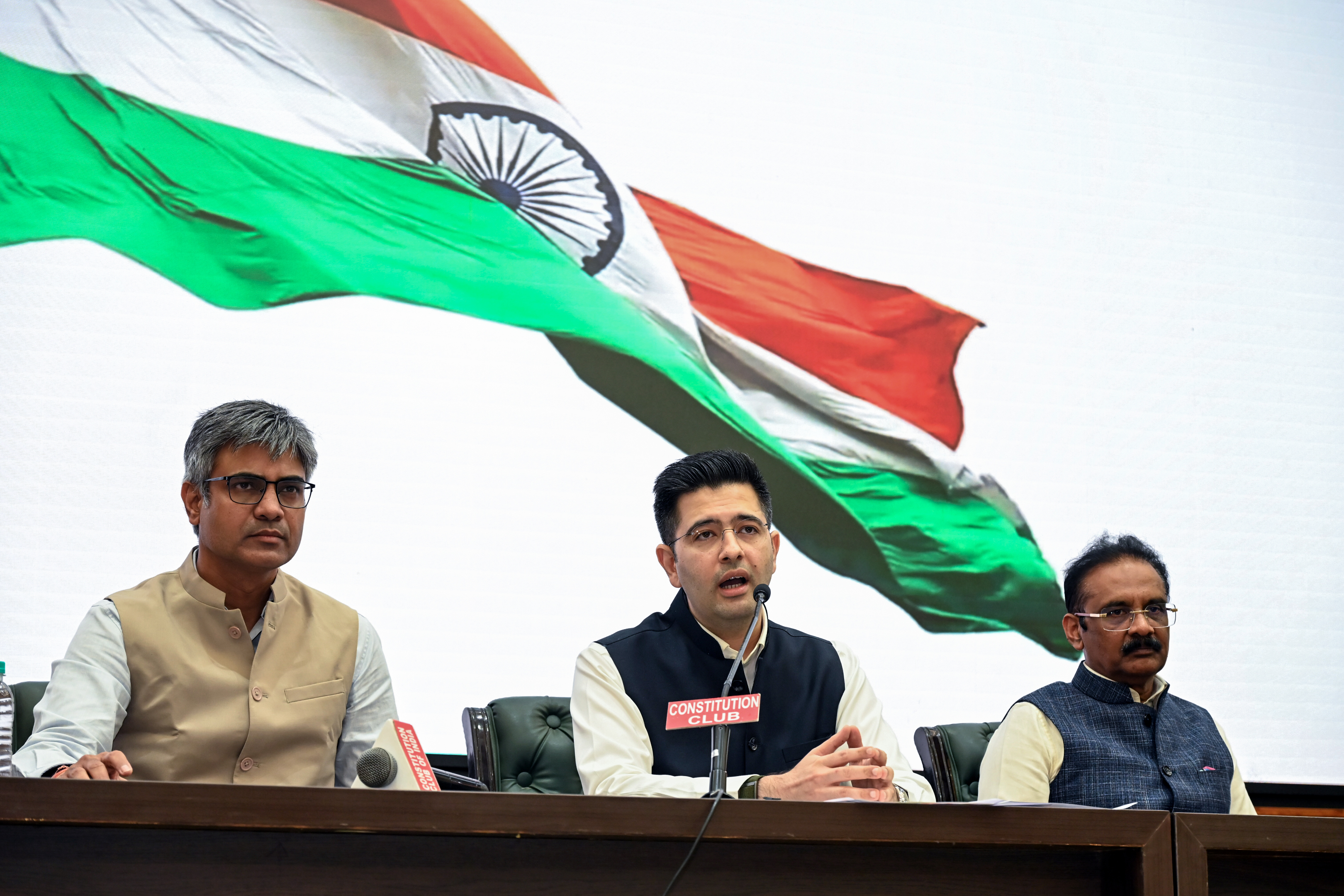 हरभजन, अशोक मित्तल, बलबीर सिंह... AAP के वो सांसद कौन हैं जो राघव के साथ BJP में गए