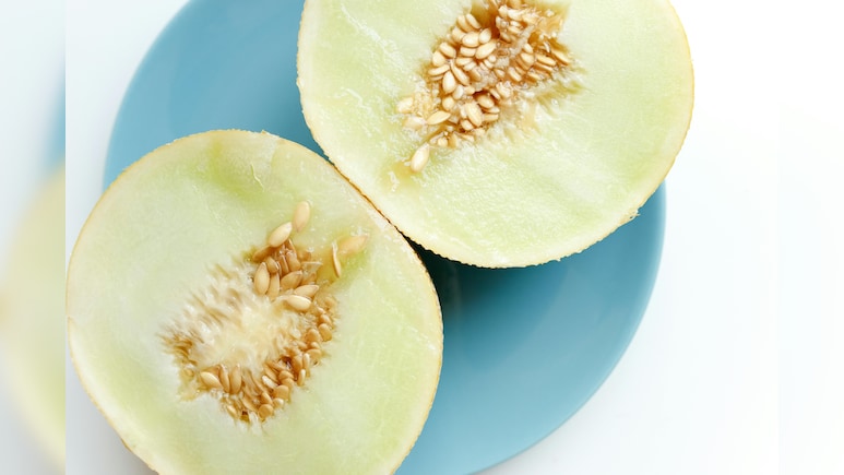 खरबूजे के बीज के फायदे: इम्युनिटी बढ़ाने से लेकर ब्लड प्रेशर कंट्रोल करने तक, ये सुपरफूड माना जाता है पोषक तत्वों का खजाना