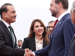 जेडी वेंस और आसिम मुनीर के साथ दिख रही ये महिला कौन? स्पैनिश,उर्दू सहित इन भाषाओं की जानकार