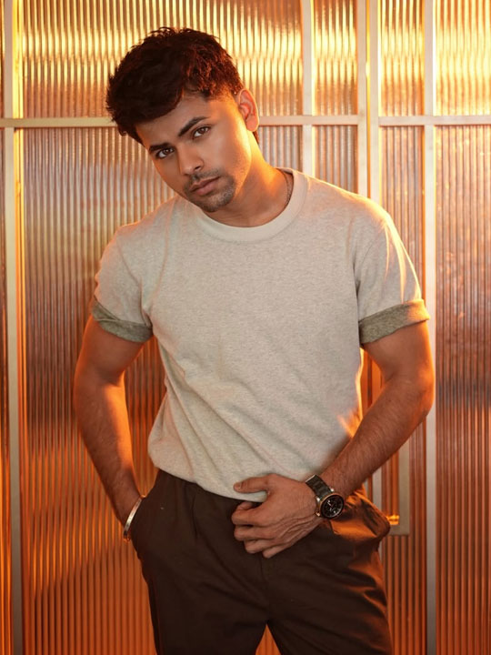 Siddharth Nigam’s Easy and Stylish Outfit