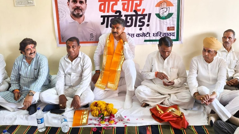 Rajasthan Politics: 'विधायक की मंत्री नहीं सुन रहे, सीएम की कोई नहीं' टीकाराम जूली का भजनलाल सरकार पर तंज