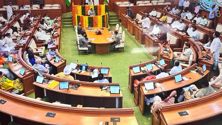 100 साल पहले दिल्ली विधानसभा में क्या हुआ था ? जिसके लिए विधानसभा में रखा गया मौन