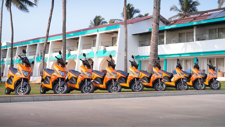 Simple Ultra Electric Scooter Launched - Offers Tata Tiago EV's Range, KTM 250 Duke's Price