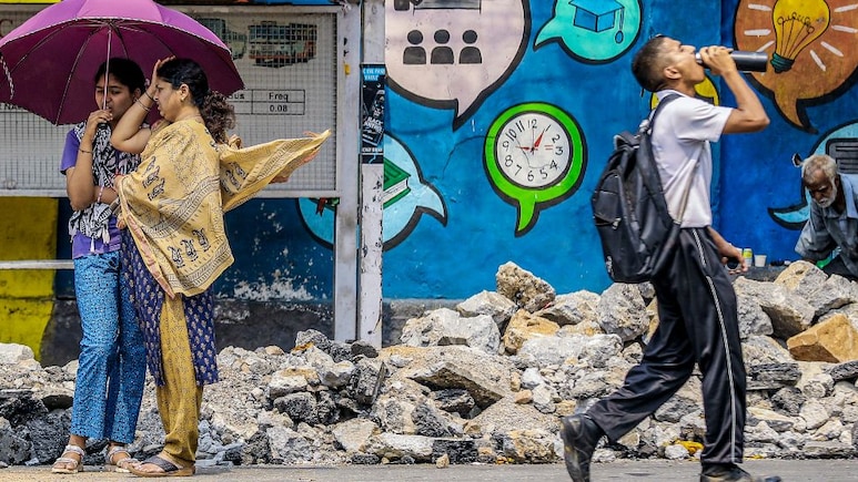 Weather Today: चुभती धूप, छूटते पसीने...बारिश जाते ही शुरू हो गया गर्मी का टॉर्चर, दिल्ली-UP सहित इन राज्यों का मौसम अपडेट