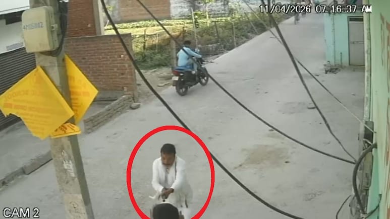 Mirzapur News: मिर्जापुर का खौफनाक VIDEO, वरिष्ठ अधिवक्ता के सीने पर कट्टा सटाकर मारी गोली, मौके पर मौत