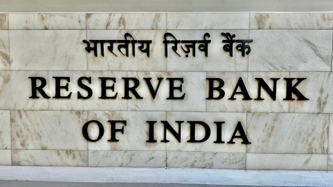 RBI To Withdraw Rs 2 Lakh Crore Of Excess Liquidity Via VRRR
