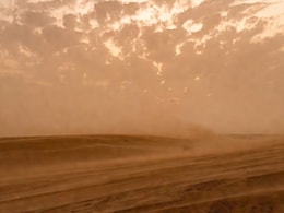 Rajasthan Weather: मौसम का ये कैसा खेल! जैसलमेर और बाड़मेर में लू से बेहाल लोग, चूरू, झुंझुनूं, और अलवर में बारिश का अलर्ट