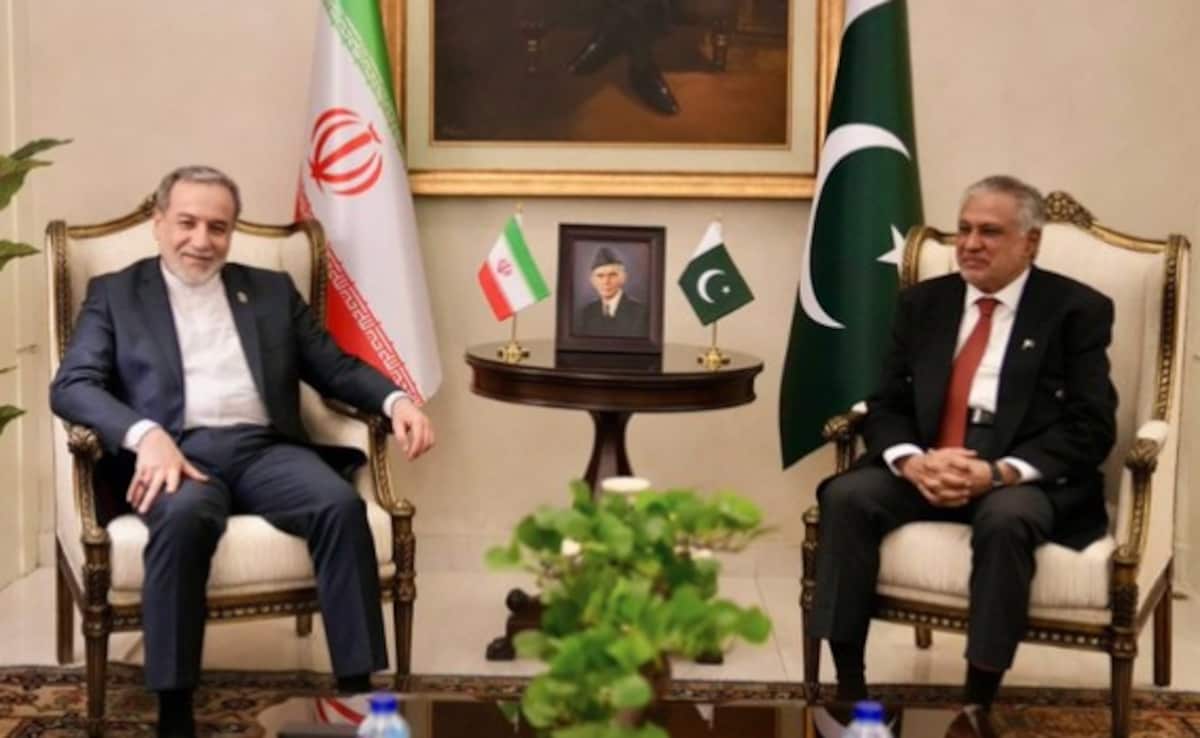 LIVE: ईरान-अमेरिका के बीच शांति वार्ता पर बनेगी बात? ईरान के विदेश मंत्री अब्बास अराघची फिर पहुंचे इस्लामाबाद