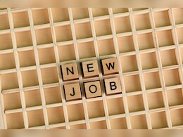 ग्रेजुएट्स से लेकर 7वीं पास तक के लिए बैंक में नौकरी, 27,500 तक मिलेगी सैलरी, 20 अप्रैल से पहले करें अप्लाई