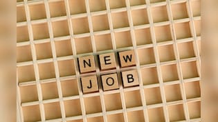 ग्रेजुएट्स से लेकर 7वीं पास तक के लिए बैंक में नौकरी, 27,500 तक मिलेगी सैलरी, 20 अप्रैल से पहले करें अप्लाई