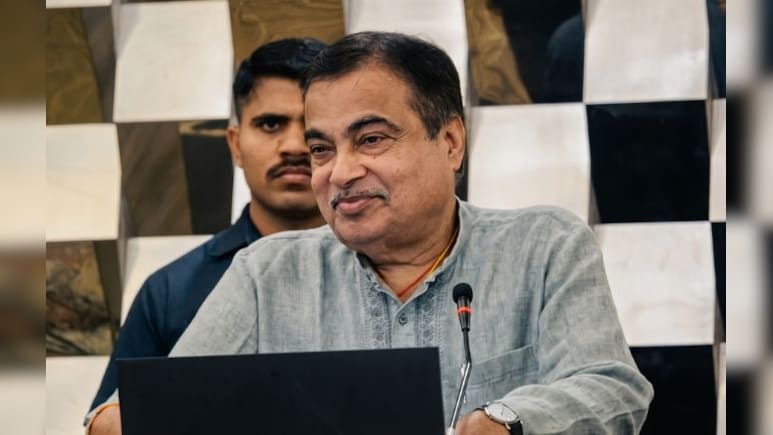 अपने ही ड्रीम प्रोजेक्ट के फेल होने पर बरसे नितिन गडकरी, अधिकारियों की 'बाबूगिरी' को ठहराया जिम्मेदार