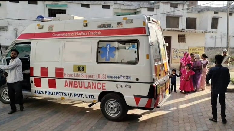 Maihar Road Accident: मैहर में भीषण सड़क हादसा, ट्रैक्टर-ट्रॉली को ट्रेलर ने मारी टक्कर, 15 से ज्यादा घायल