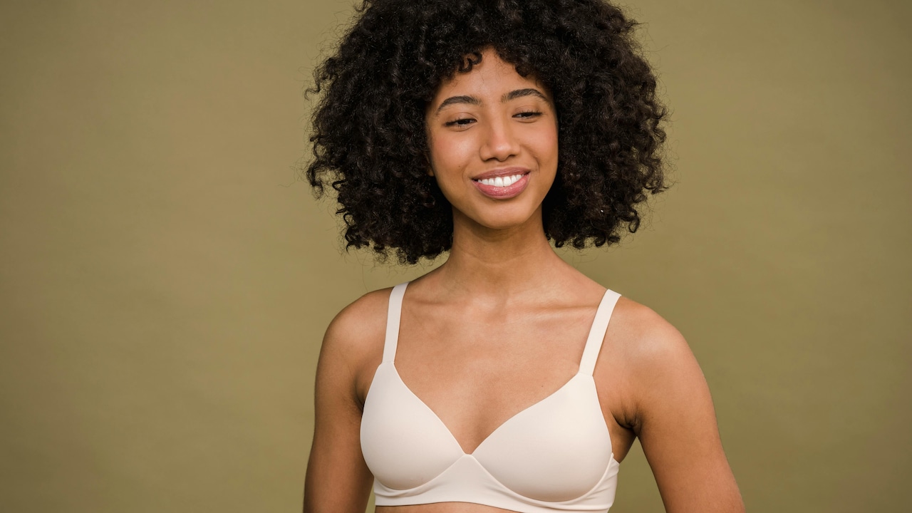 How To Pick The T-Shirt Bras For Thin Tops And Padding Density Affects It How To Pick The T-Shirt Bras For Thin Tops And Padding Density Affects It