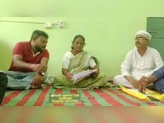 झारखंड: चेयरमैन को ही नहीं म‍िली चेयर, जमीन पर बैठककर करनी पड़ी जनसेवा; अधिकारियों पर भड़कीं 