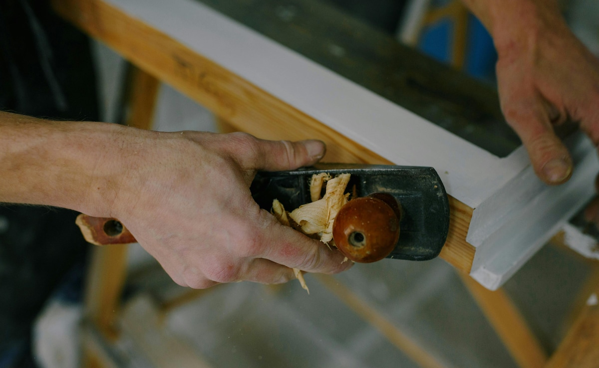 'No Threat From AI': Carpenter Charges Rs 900 For 45 Minutes, Sparks Debate About Blue-Collar Jobs