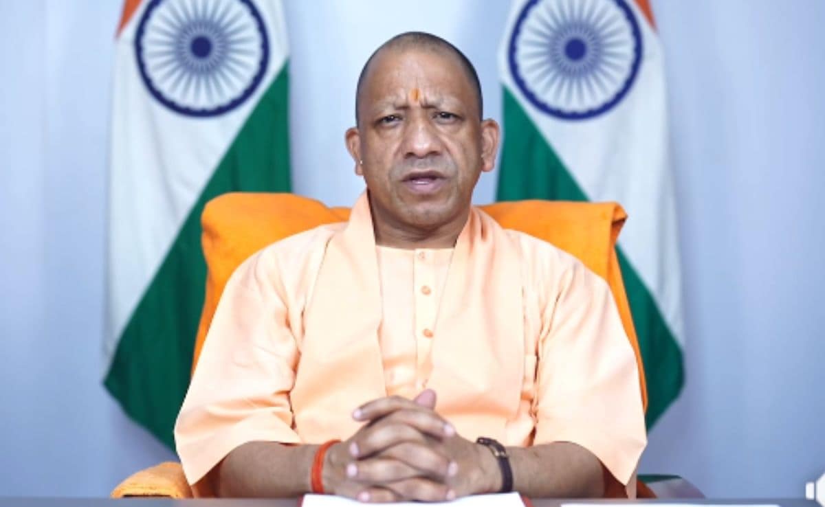 UP Police Recruitment 2026: यूपी पुल‍िस में 81 हजार पदों पर भर्ती की तैयारी, किन-किन पदों पर म‍िलेगी नौकरी?