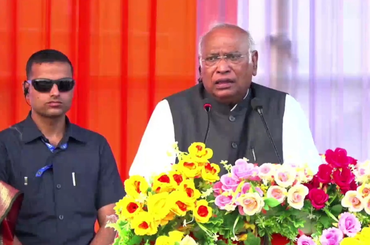 'BJP-RSS की जहरीले सांप से तुलना', कांग्रेस अध्यक्ष मल्लिकार्जुन खरगे के खिलाफ शिकायत दर्ज