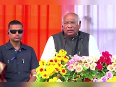 असम में चुनाव प्रचार खत्म होने से पहले कांग्रेस को बड़ा झटका, खरगे की रैली के दौरान दिग्गज नेता का इस्तीफा