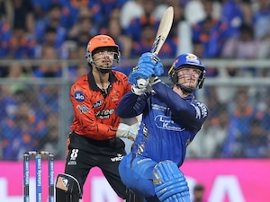 IPL 2026 Live:  Ryan Rickelton Nears Ton, MI Cross 150 In 11.3 Overs vs SRH