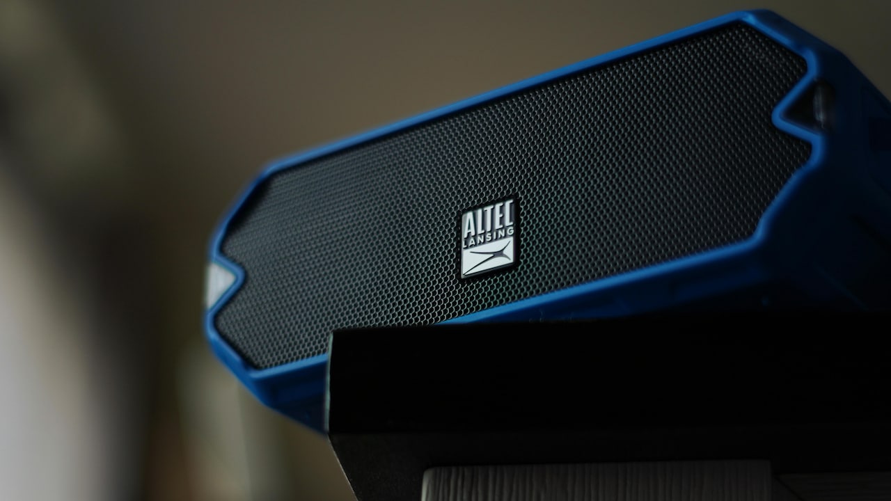 Why Do Some Speakers Sound Loud But Not Clear?