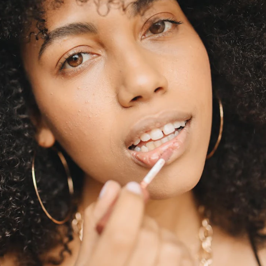 Lip Oil As The Ultimate Everyday Essential For Hydration And Wellness