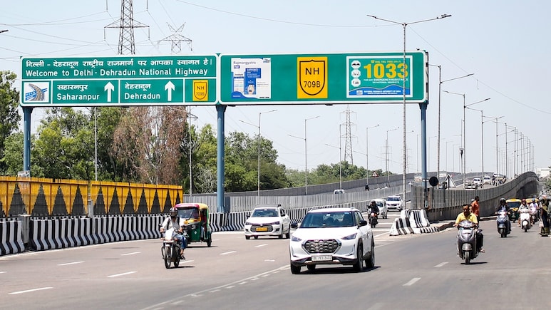 दिल्ली-देहरादून एक्सप्रेसवे सफेद धुएं के गुबार से थर्राया, नाइट्रोजन टैंकर फटने से मची चीख-पुकार!