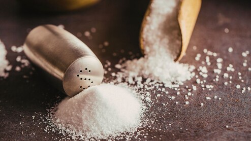 Trending VIDEO: एक किलो मिठात किती दाणे असतात? आकडा पाहून तुम्ही चक्रावून जाल; 4 मित्रांनी 9 दिवस मोजले