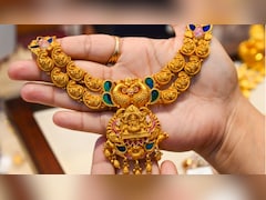 Gold-Silver Prices Today: शादी-ब्याह के सीजन में सोने-चांदी हुआ सस्ता, गहना बनवाने से पहले जान लें आज के ताजा भाव