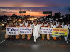 TET अनिवार्यता के खिलाफ दिल्ली कूच: शाहजहांपुर के 1500 शिक्षकों ने भरी हुंकार