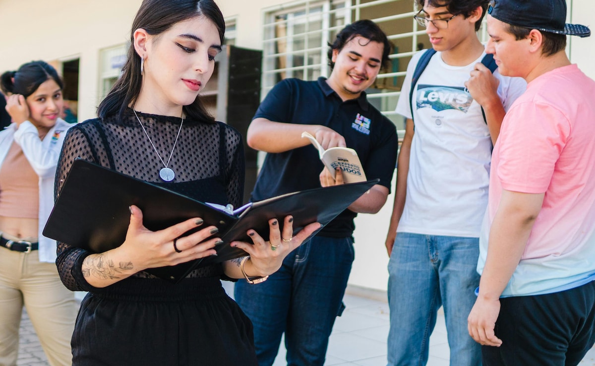 Short-term Diploma Courses 2026: पढ़ने का नहीं है मन तो कर लें ये शॉर्ट टर्म डिप्‍लोमा कोर्स, खुल जाएंगे कमाई के रास्‍ते