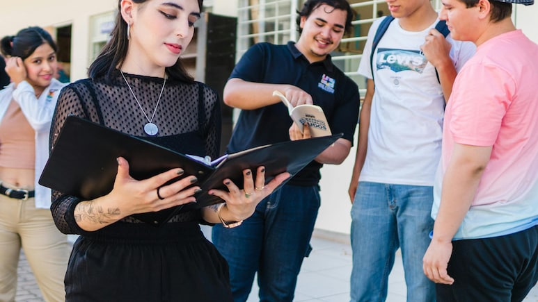 Short-term Diploma Courses 2026: पढ़ने का नहीं है मन तो कर लें ये शॉर्ट टर्म डिप्&zwj;लोमा कोर्स, खुल जाएंगे कमाई के रास्&zwj;ते