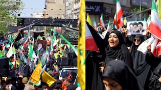 ईरान में सड़कों पर उतरा जनसैलाब, खामेनेई की मौत के 40 दिन पूरे, US-Iran सीजफायर के बीच कैसा है माहौल?