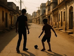 बम को गेंद समझ खेलने लगे... ओडिशा में बच्&zwj;चे के हाथ में फटा बम, हालत गंभीर