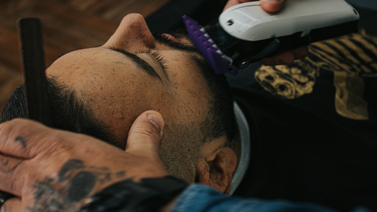 Why Trimmers Pull Hair And What Blade Types Work Better
