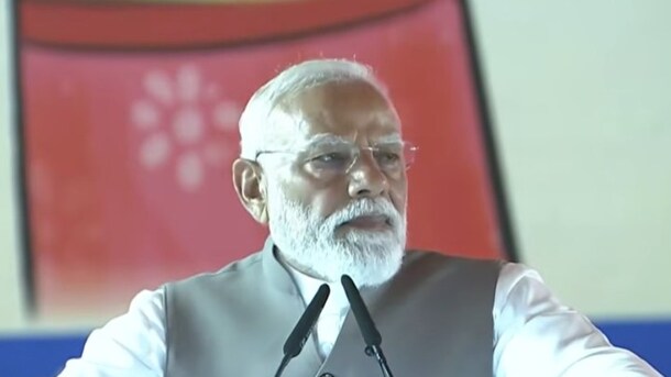 सपा-कांग्रेस के कारण हम महिला आरक्षण लागू नहीं कर पाए: काशी में बोले PM मोदी