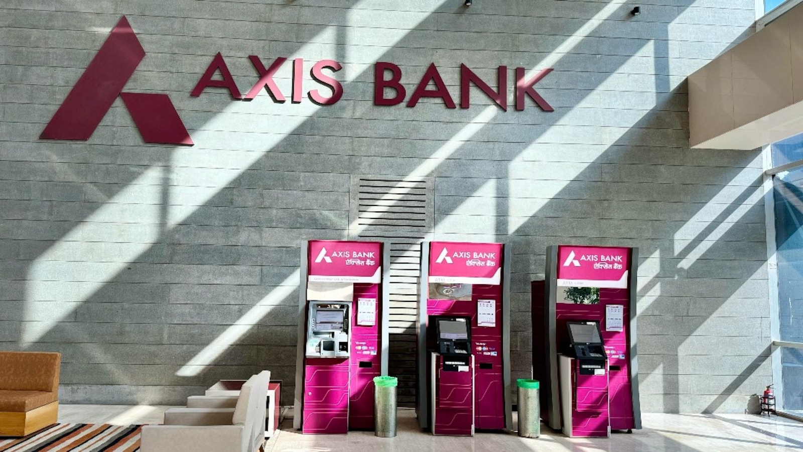 Axis Bank Q1 Update: Gross Advances, Deposits Rise 18%; CASA Strengthens