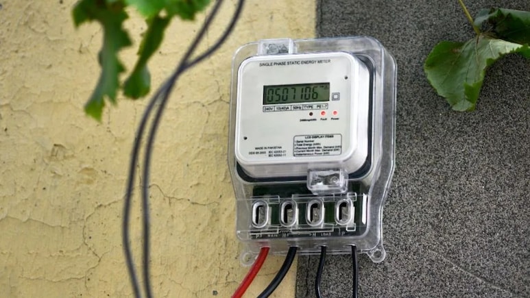 यूपी में 70 लाख स्मार्ट बिजली मीटर क्या वापस होंगे? खट्टर के बयान से उठी मांग