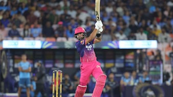 Jurel Hammers 42-Ball 75, Helps RR Post Daunting Total vs GT