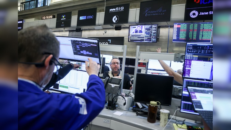 US Stocks Advance On Ceasefire Optimism As Earnings Continue, Nasdaq Logs Longest Winning Streak Since 2017