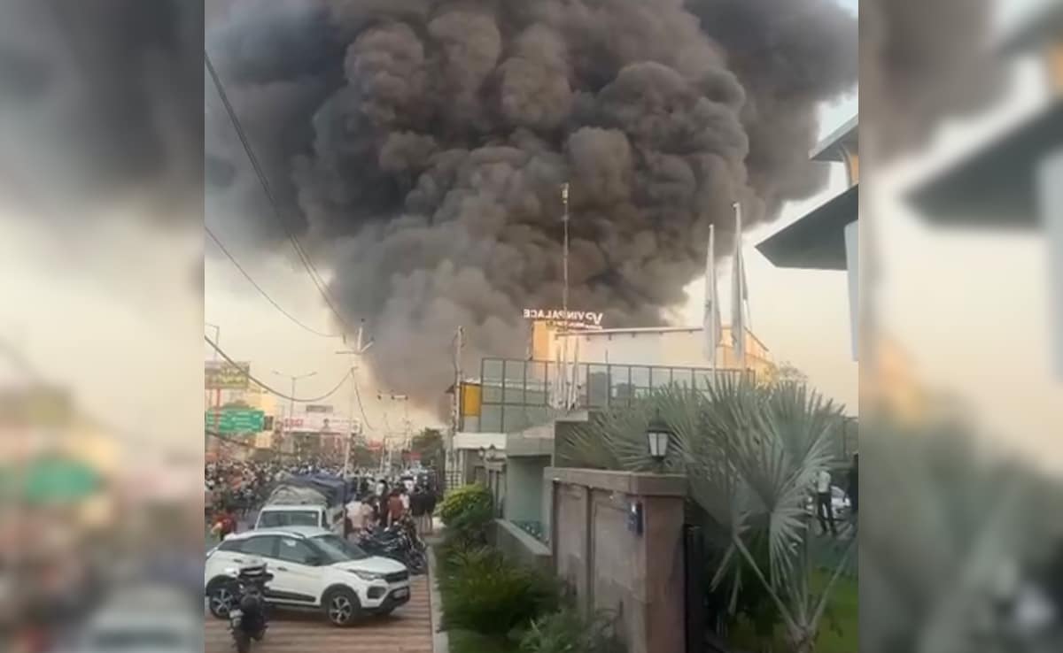 Massive Fire Rips Through Lucknow Slum Cluster, Thick Smoke Seen Miles Away