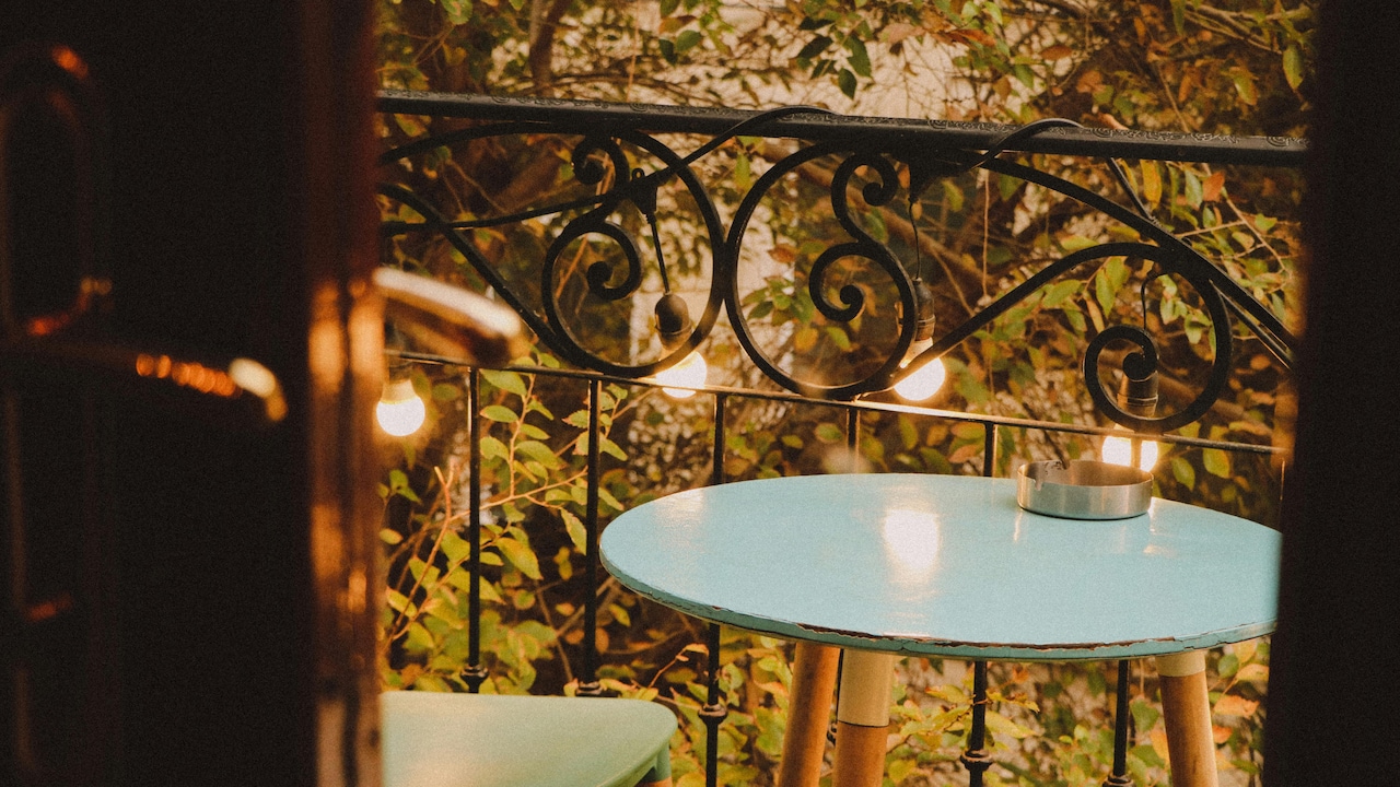 Best Rain-Smart Balcony Furniture: How To Avoid Rust And Save Money