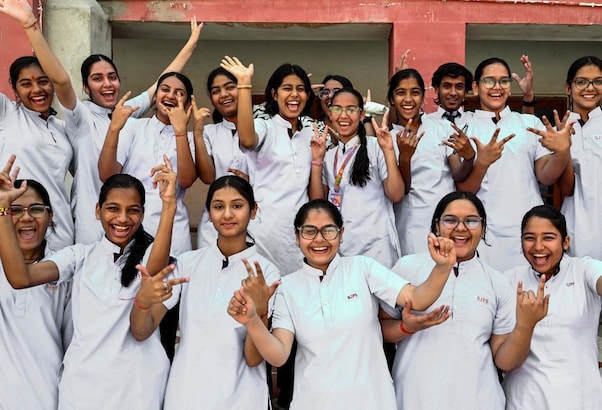 Chhattisgarh Board 10th, 12th Result LIVE: कुछ ही देर में आएगा छत्तीसगढ़ बोर्ड का रिजल्ट, QR कोड से करें चेक