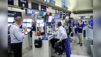 Wall Street Highlights: S&P 500, Nasdaq Reverse Decline Ahead Of Trump's Ceasefire Deadline